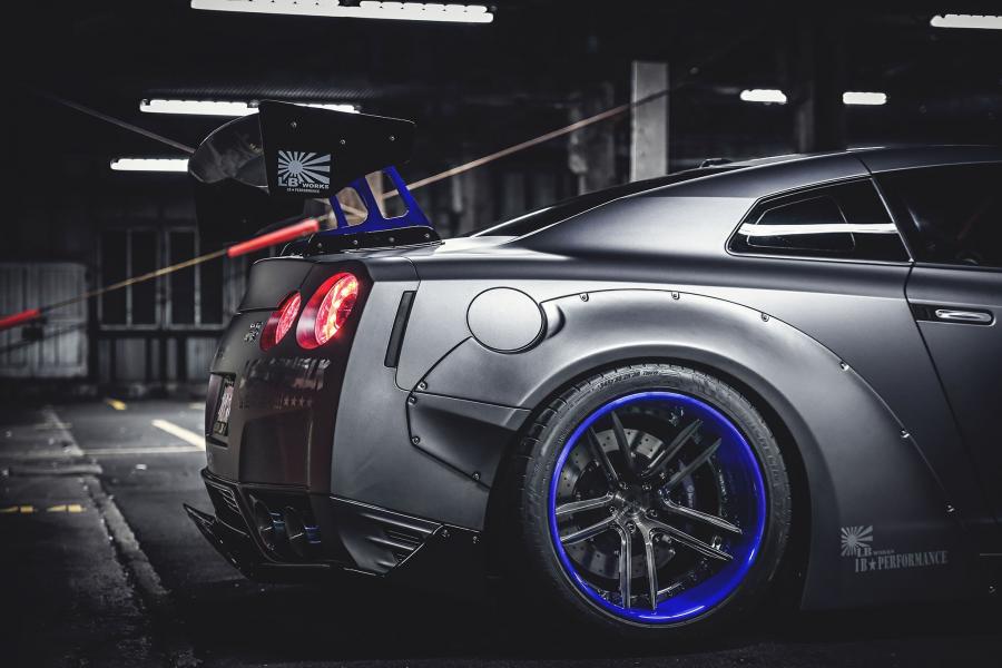  Nissan GT-R by Liberty Walk 2013 года  (фото 36 из 41)